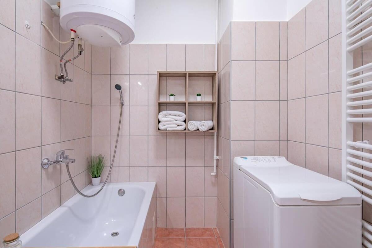 Apartament Cozy - Close To River - Easy Parking