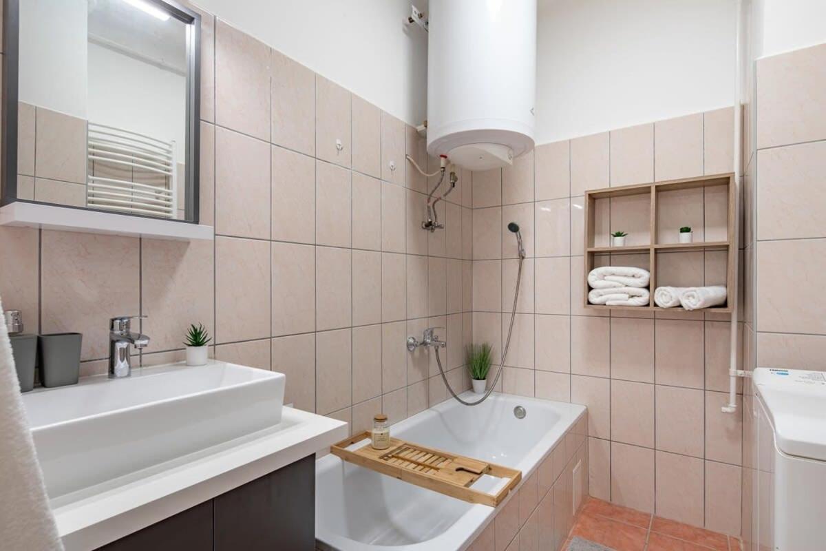 Cozy - Close To River - Easy Parking Budapest